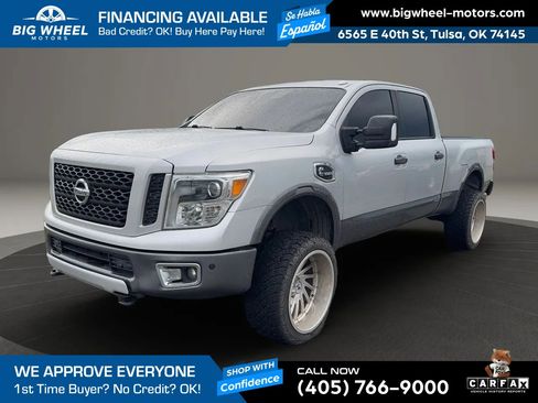 Used 2016 Nissan Titan PRO-4X w/ Pro-4x Convenience Package AWD/4WD image 1