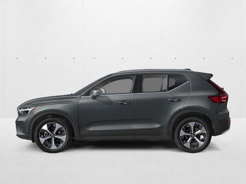 Used 2026 Volvo XC40 B5 Plus w/ Protection Package Premier AWD/4WD image 3