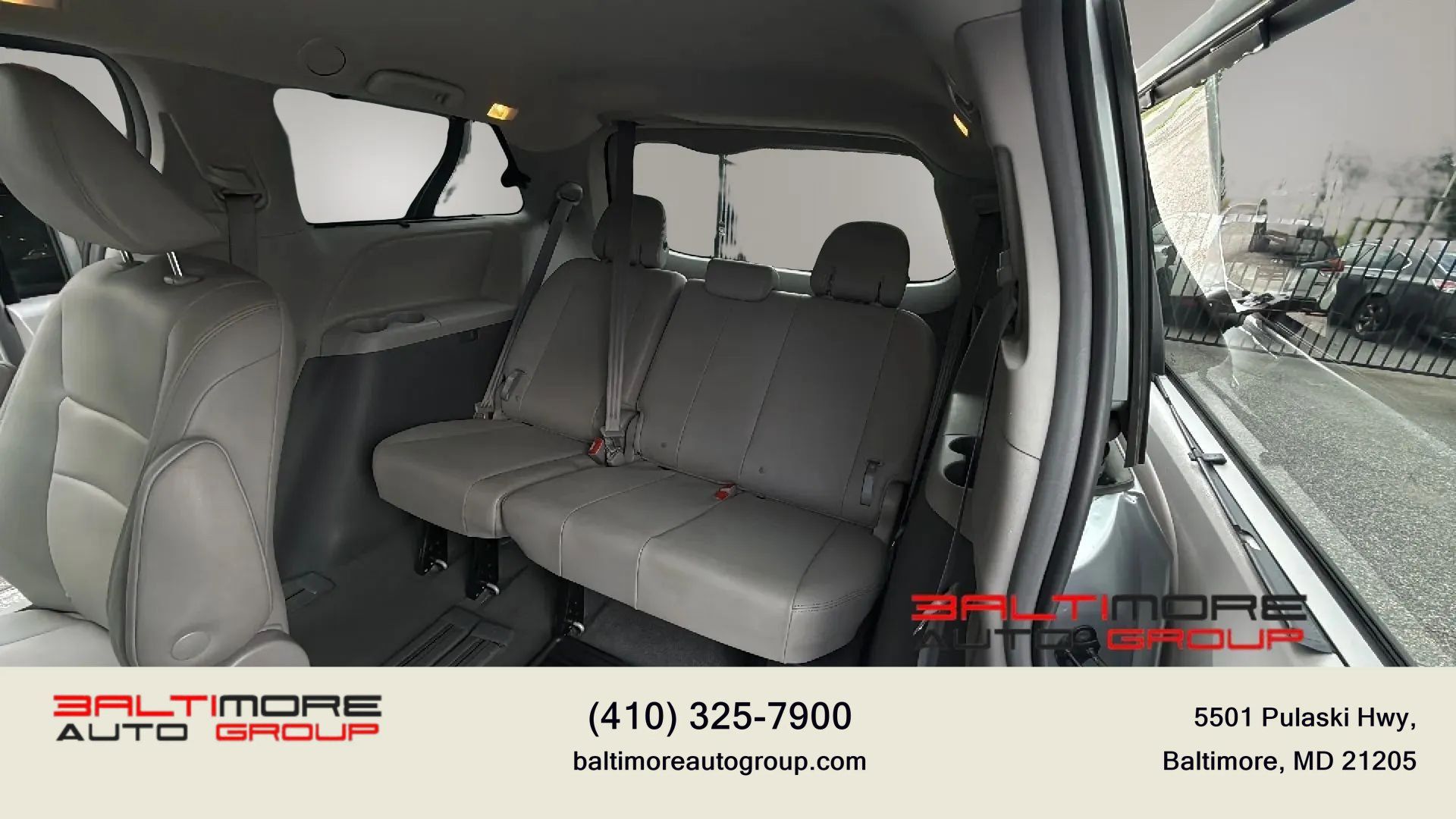 Used 2019 Toyota Sienna XLE Premium FWD image 32