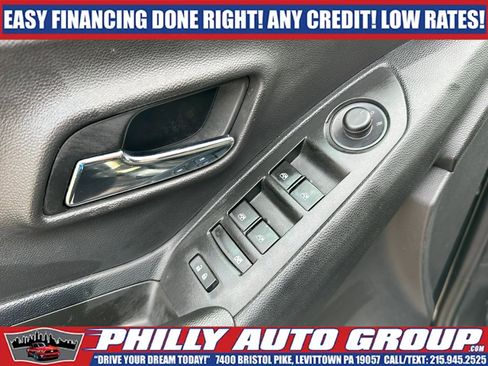 Used 2020 Chevrolet Trax LT AWD/4WD image 26