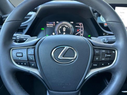 Used 2025 Lexus ES 300h ES 300h image 18