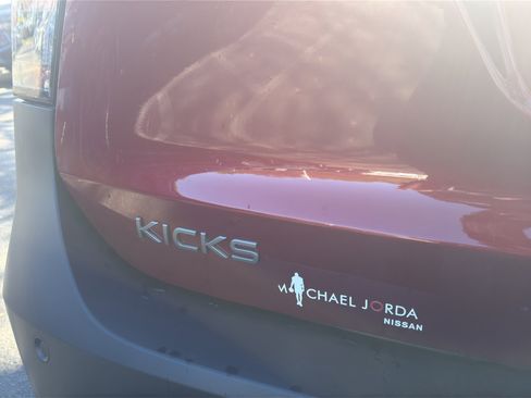 New 2026 Nissan Kicks SR image 14