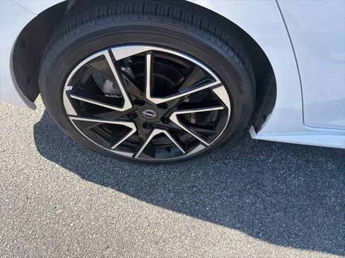 Used 2025 Nissan Sentra SR w/ SR Premium Package image 27