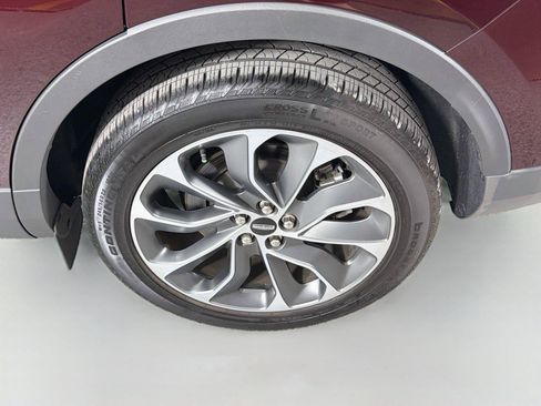 Used 2023 Lincoln Nautilus Reserve AWD/4WD image 31