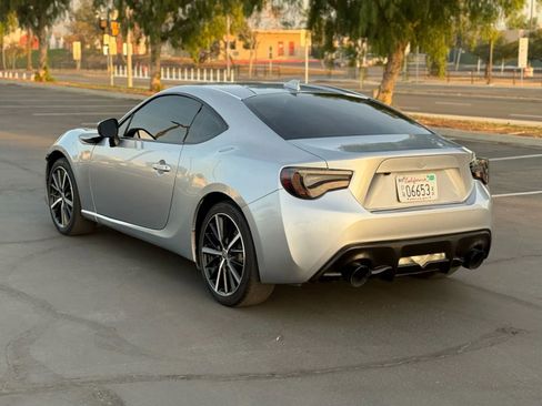 Used 2018 Toyota 86 image 7