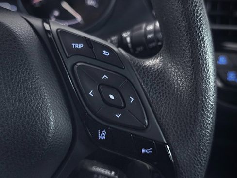 Used 2019 Toyota C-HR LE image 13