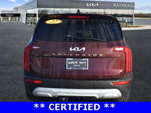 Certified 2022 Kia Telluride LX image 4