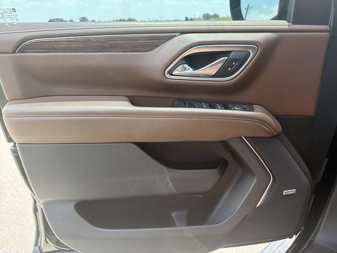 Used 2021 Chevrolet Tahoe High Country w/ Premium Package AWD/4WD image 40