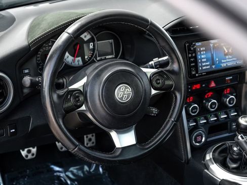 Used 2019 Toyota 86 RWD image 13