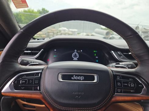 Certified 2022 Jeep Grand Cherokee Summit AWD/4WD image 34