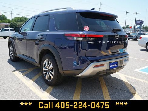 Used 2025 Nissan Pathfinder SL AWD/4WD image 11