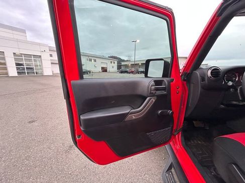 Used 2017 Jeep Wrangler Unlimited Sport image 16