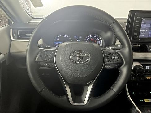 Used 2022 Toyota RAV4 XLE Premium AWD/4WD image 20