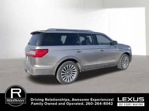 Used 2018 Lincoln Navigator Reserve w/ Technology Package image 12