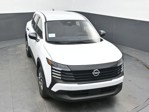 New 2026 Nissan Kicks S image 30