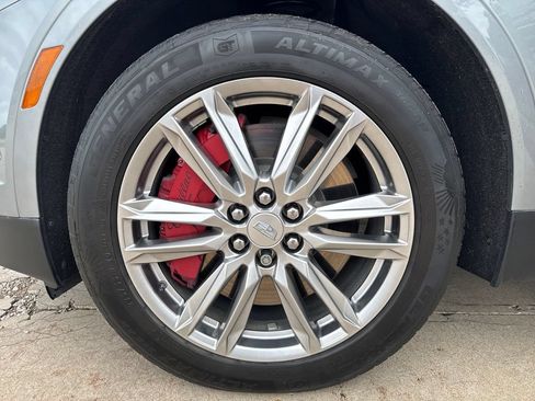 Certified 2023 Cadillac XT5 Sportv w/ Technology Package AWD/4WD image 11