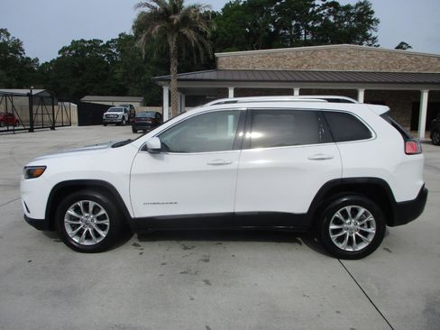 Used 2020 Jeep Cherokee Latitude Plus FWD image 18