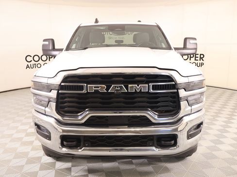 Used 2025 RAM 2500 Big Horn AWD/4WD image 9