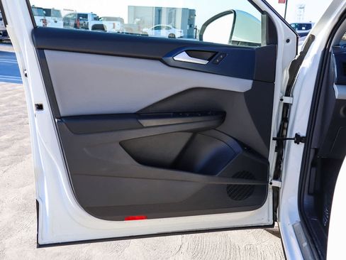 Used 2023 Volkswagen Taos SE image 22