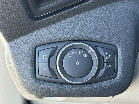 Used 2019 Ford Escape Titanium image 17