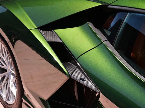 Used 2025 Lamborghini Revuelto AWD/4WD image 22