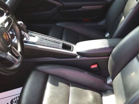 Used 2019 Porsche 718 Cayman RWD image 24