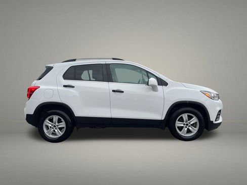 Used 2020 Chevrolet Trax LT w/ LT Convenience Package FWD image 6