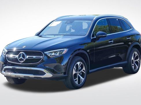 Certified 2025 Mercedes-Benz GLC 350e 4MATIC image 3