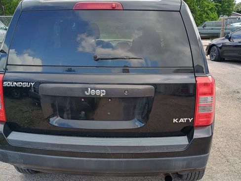 Used 2014 Jeep Patriot Sport FWD image 12