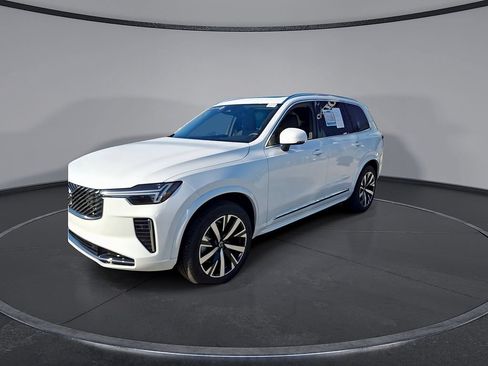 Certified 2025 Volvo XC90 B5 Core AWD/4WD image 3