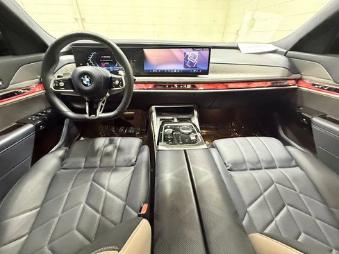 Used 2025 BMW 760i xDrive AWD/4WD image 47
