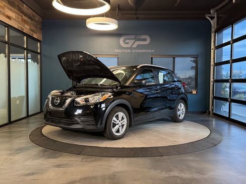 Used 2019 Nissan Kicks S FWD image 23