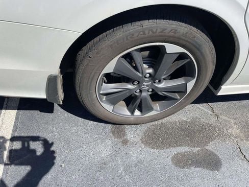 Used 2024 Honda Odyssey Elite image 11