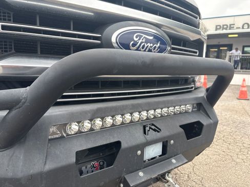 Used 2020 Ford F250 Platinum w/ FX4 Off-Road Package AWD/4WD image 10