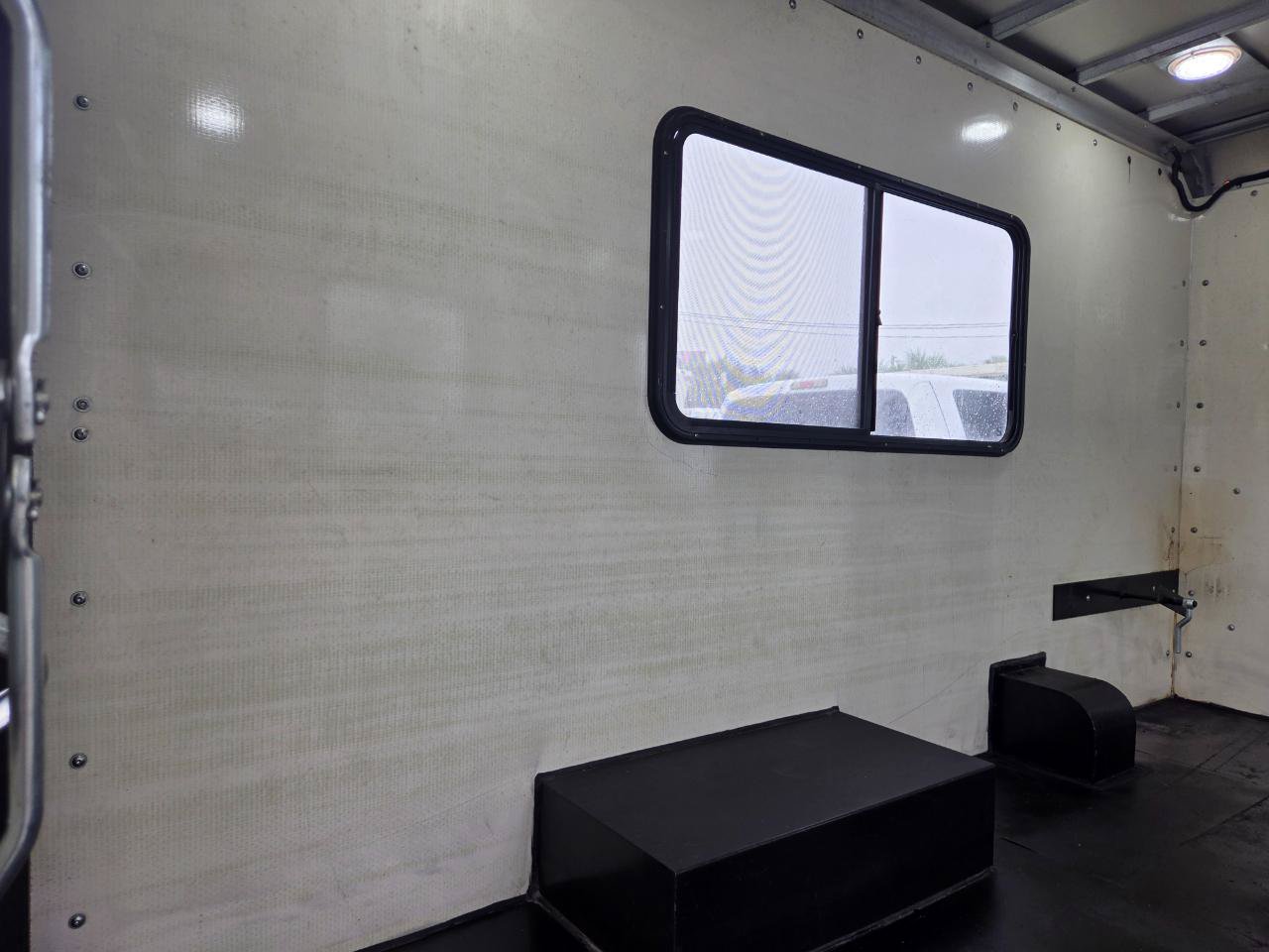 Used 2016 Chevrolet Express 3500 RWD image 11
