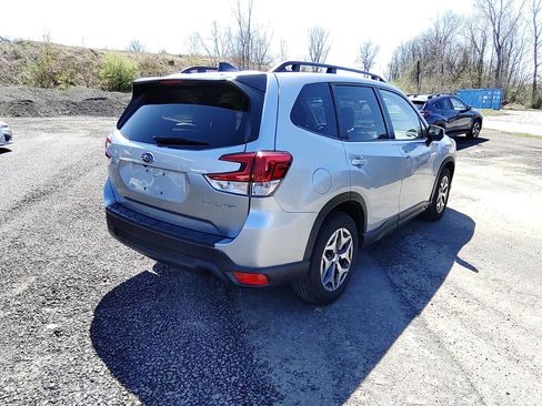 Used 2024 Subaru Forester Premium w/ Pop Package 2 image 5