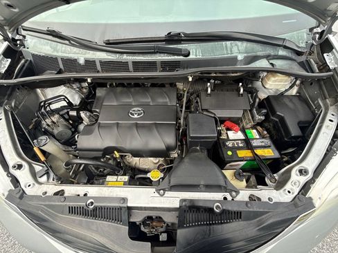 Used 2013 Toyota Sienna LE FWD image 30