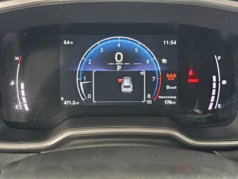 Used 2023 Toyota Corolla Cross XLE image 23