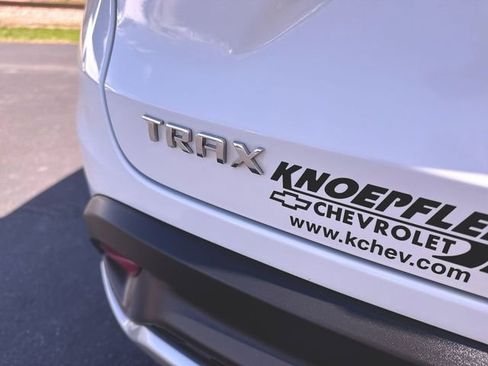 Used 2024 Chevrolet Trax LT w/ LT Convenience Package FWD image 29