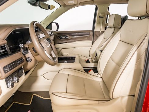 Used 2023 GMC Yukon Denali w/ Denali Reserve Package image 19