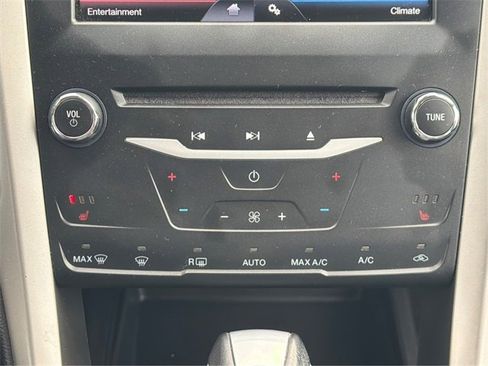 Used 2013 Ford Fusion SE image 24