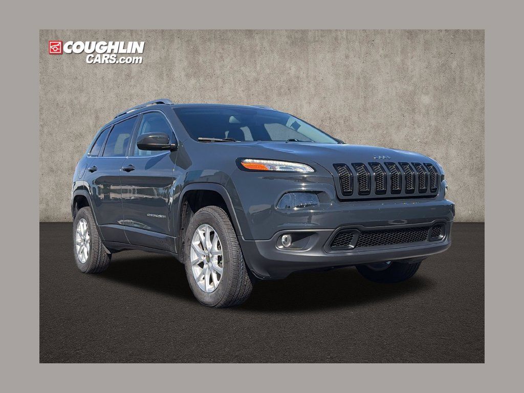Used 2018 Jeep Cherokee Latitude Plus w/ Cold Weather Group AWD/4WD 360° Tour