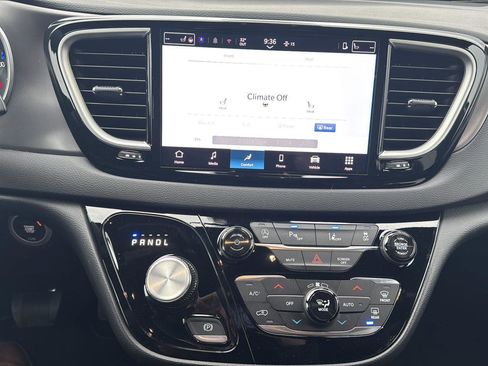 Used 2026 Chrysler Voyager LX image 15