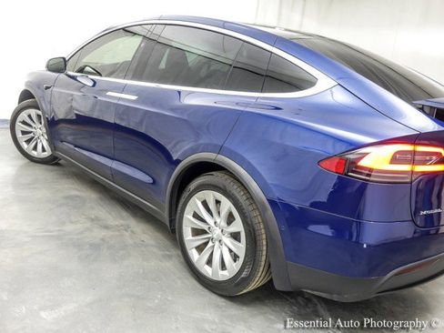 Used 2018 Tesla Model X 100D image 11