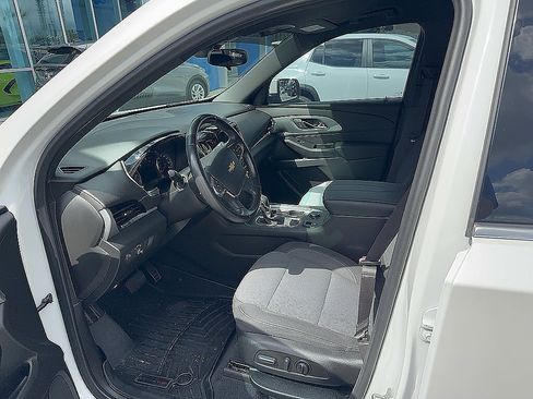 Certified 2022 Chevrolet Traverse LT FWD image 5