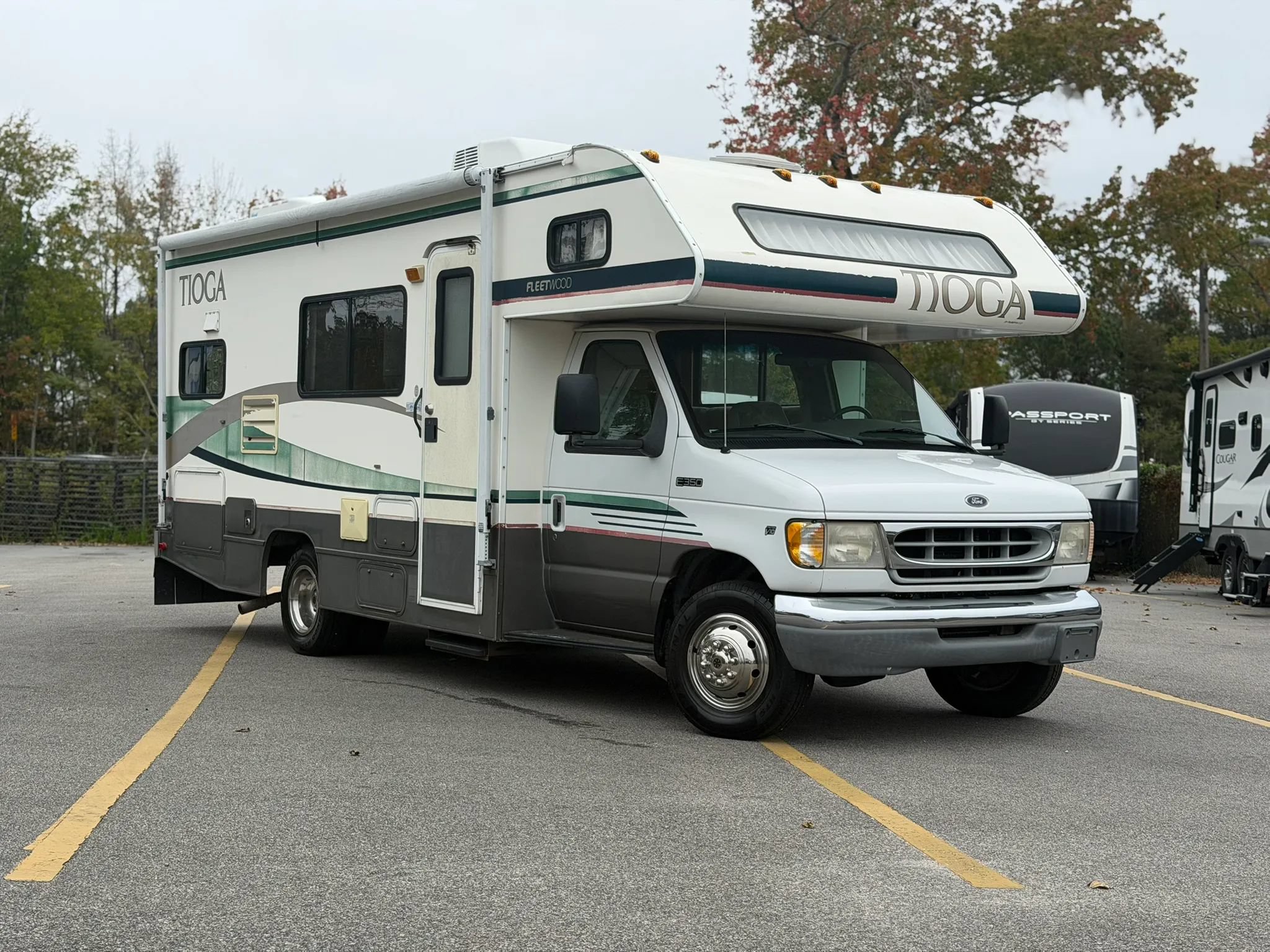 Used 1998 Ford E-350 and Econoline 350 RWD image 1