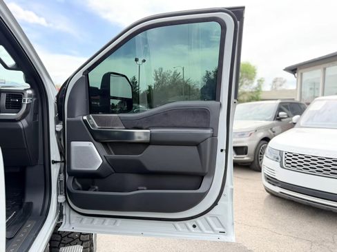 Used 2025 Ford F350 Platinum AWD/4WD image 13
