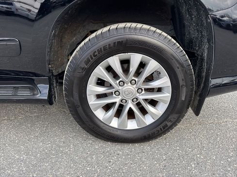 Used 2014 Lexus GX 460 w/ Premium Package image 33