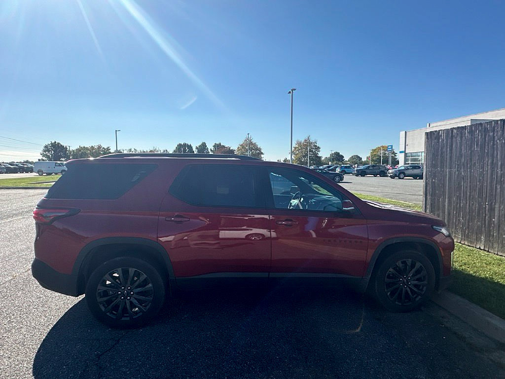 Used 2023 Chevrolet Traverse RS AWD/4WD image 8