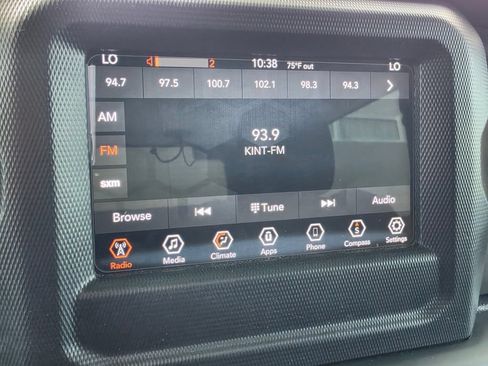Used 2020 Jeep Wrangler Sport AWD/4WD image 21